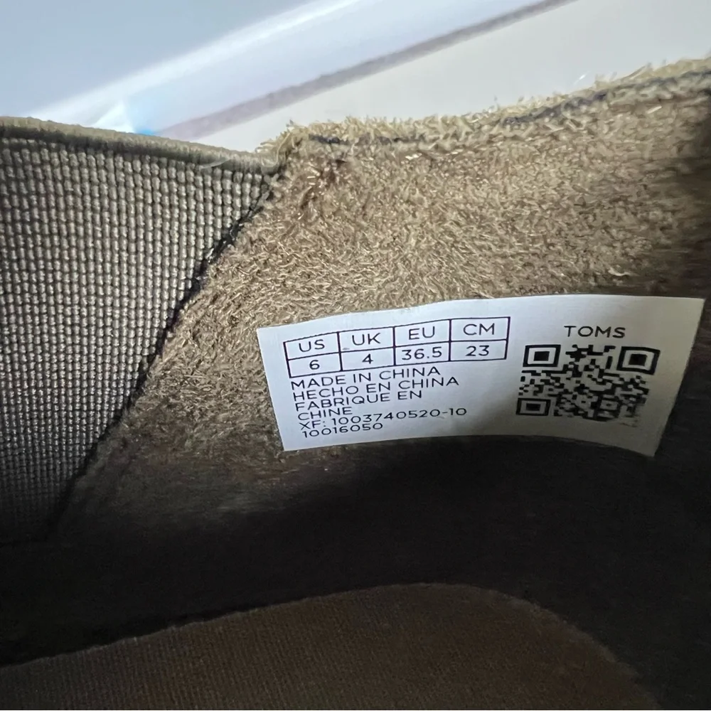 Toms Reese Suede Ankle Bootie Size 6 - Picture 10 of 12